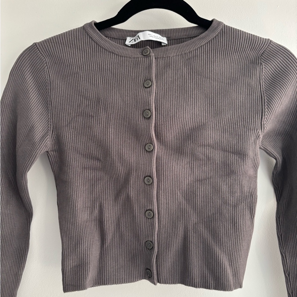 Zara Gray Ribbed Button-Up Cardigan - Picture 2 of 9